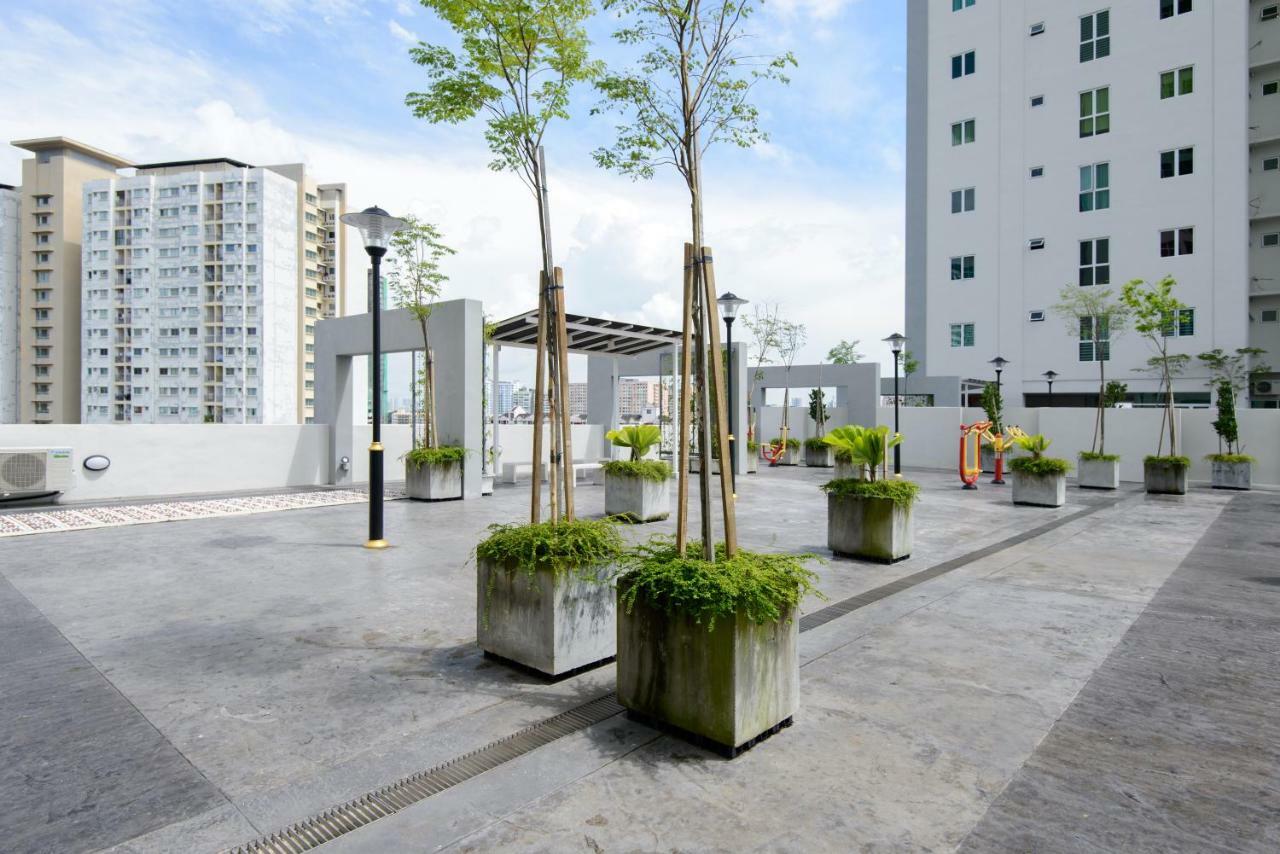 Pangsapuri Straits Garden Suites,