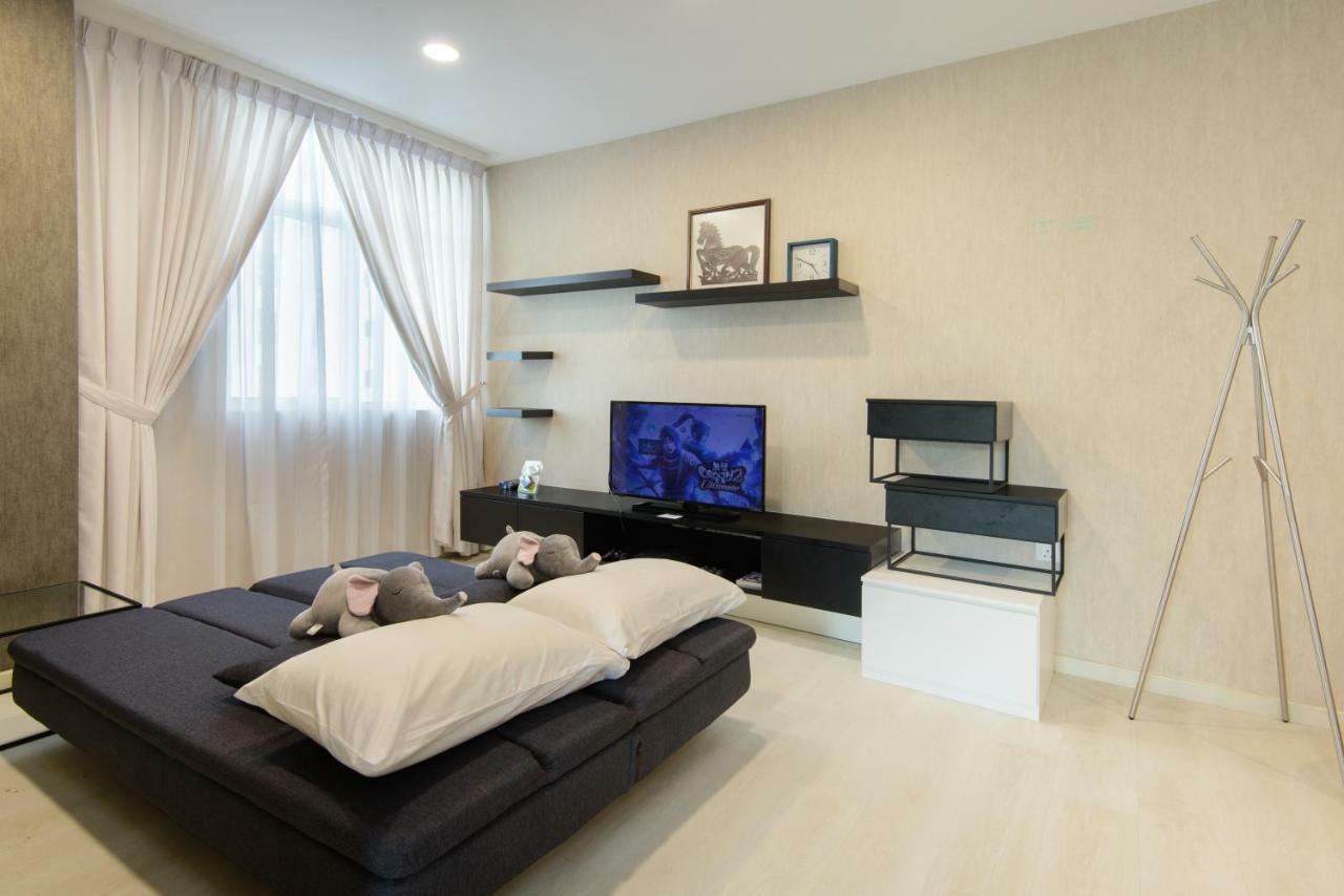 Pangsapuri Straits Garden Suites, *
