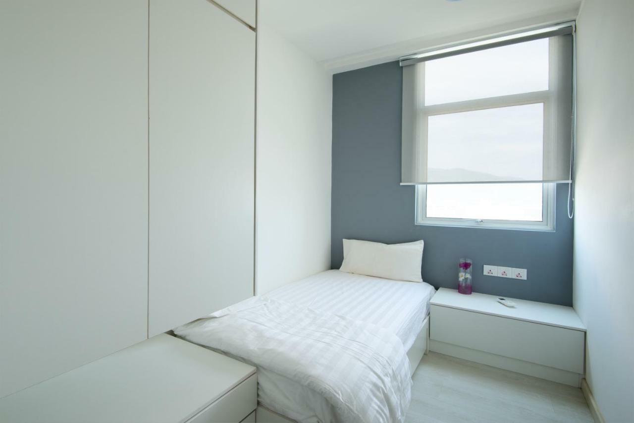 Straits Garden Suites, *