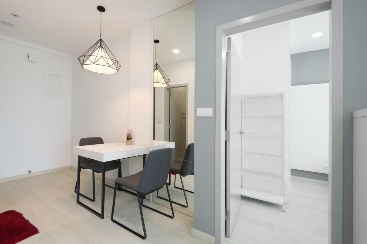 Straits Garden Suites, *