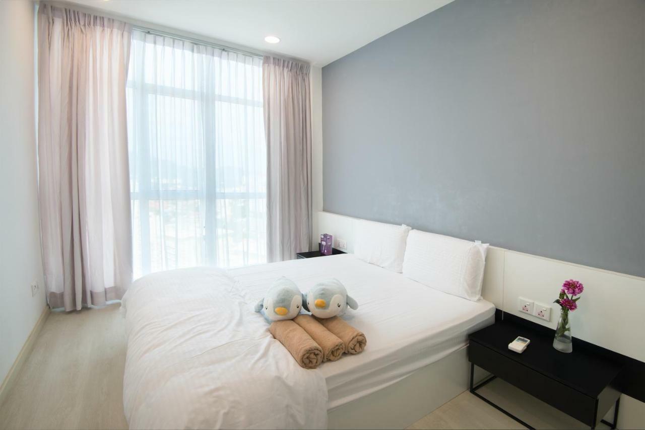 Straits Garden Suites,