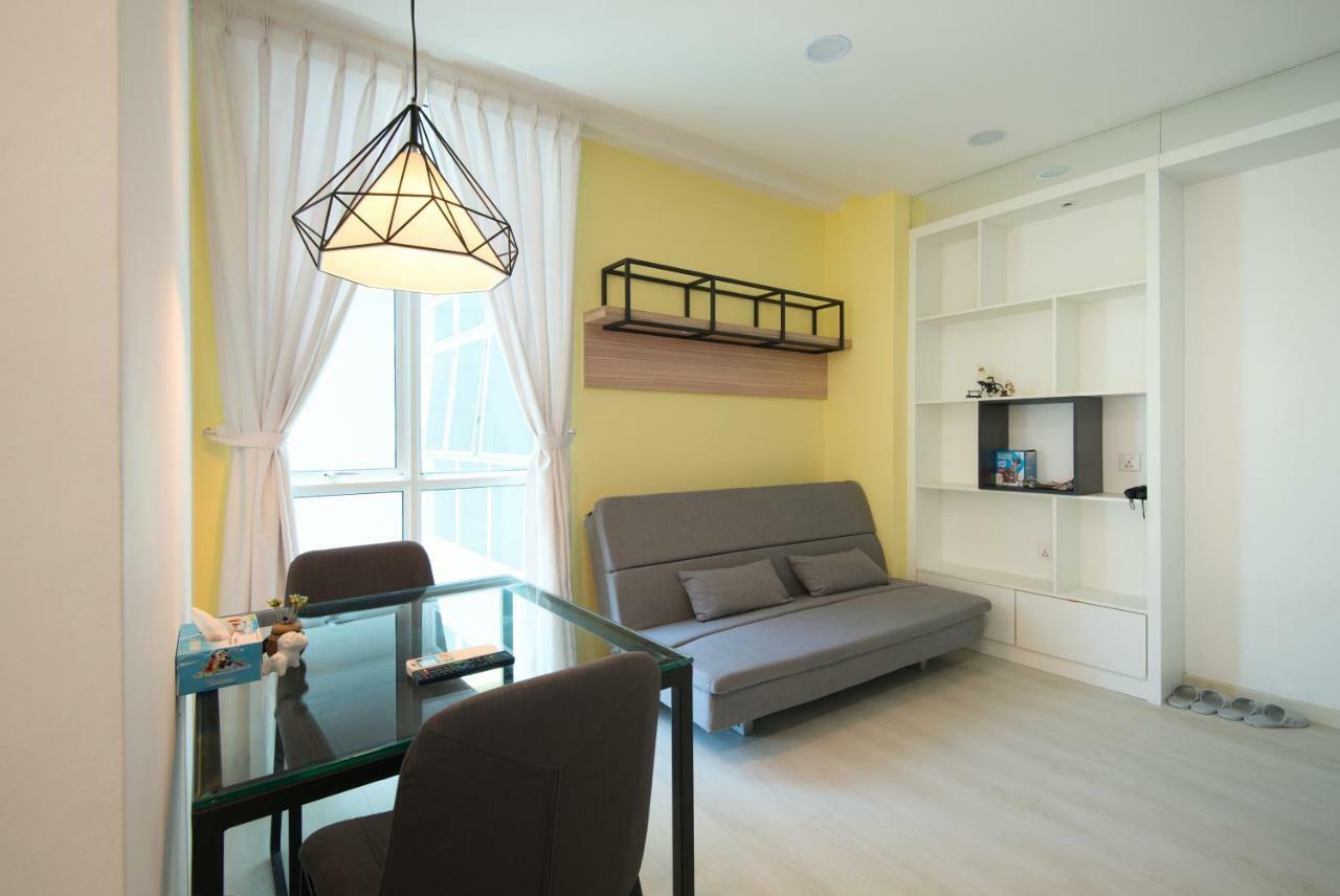 Pangsapuri Straits Garden Suites, *