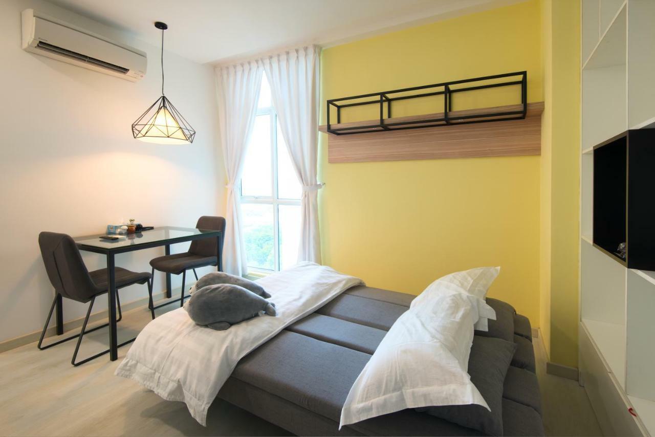 Pangsapuri Straits Garden Suites,